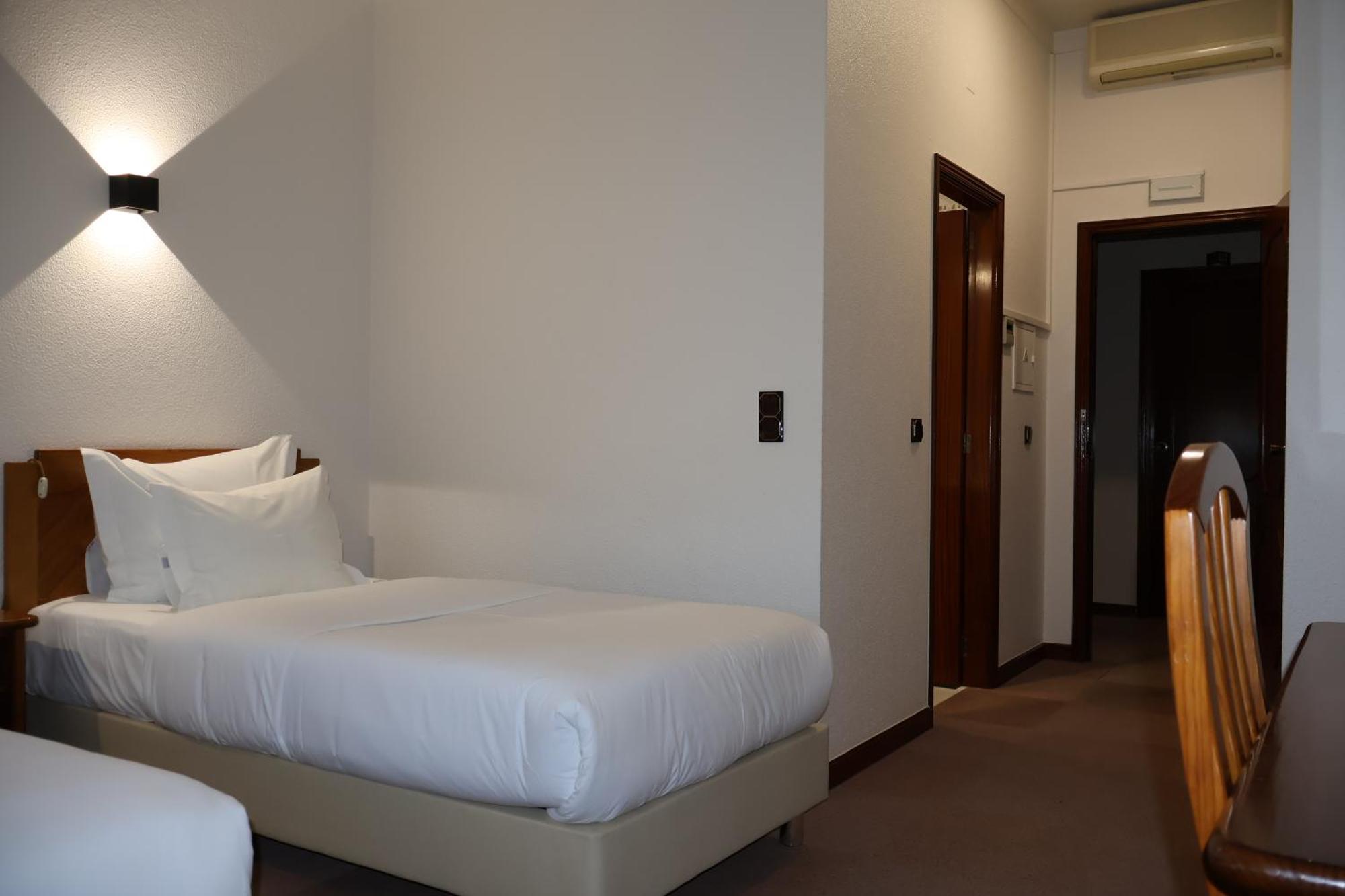 Hotel Santhyago Trofa Cameră foto